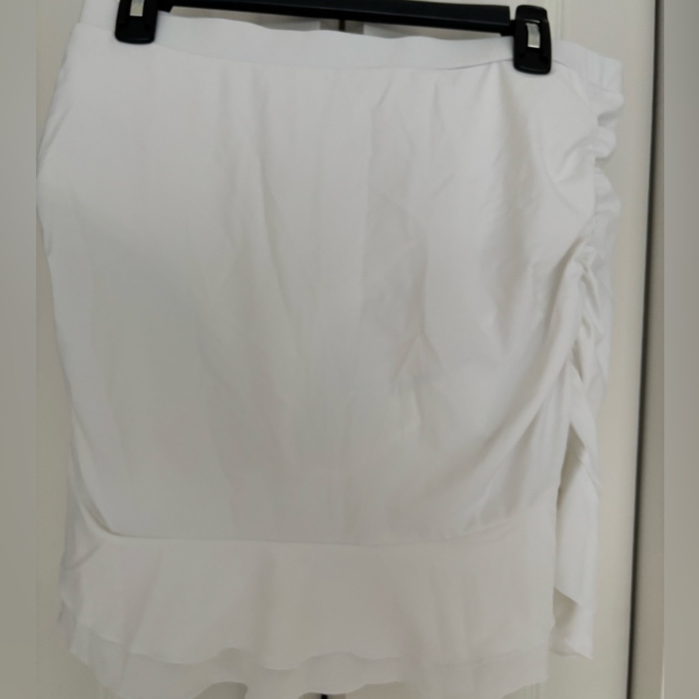 White athletic skirt with built in shorts